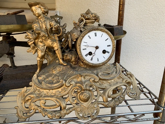 Pendule doré - horloge mécanique - mouvement JMJ Van Wielik - artiste Ph Mourey