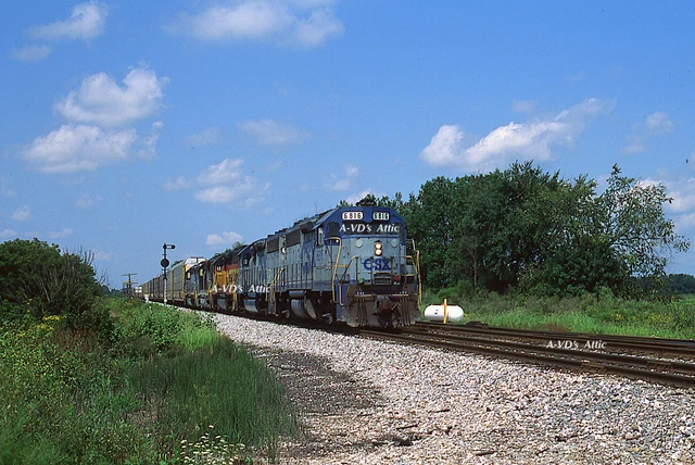 BIN  Orig slide CSX CSXT EMD GP40 6816 freight action Sterling OH 1992