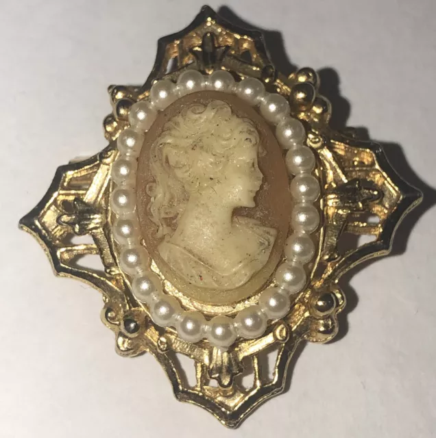 Cameo Brooch Pin Signed R.N.K. Estate Gold Toned Vintage