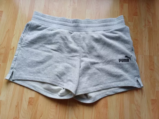 PUMA kurze Short "ESS4" grau Gr. 42 Damen Trainingsshort