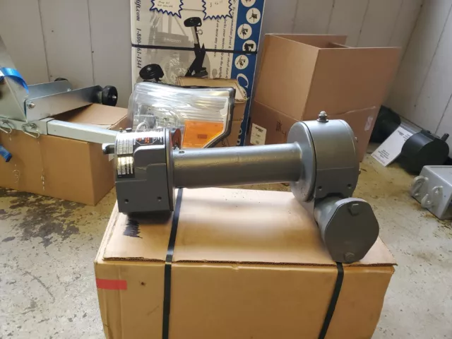 Ramsey H200 Ramlock Winch 8000# Pulling Capacity With Motor Ramsey H200 Ramlock Winch 8000# Pulling Capacity With Motor