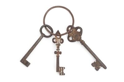 Solid Cast Iron Jailors Key Ring With 3 Decorative Ornate Skeleton Keys
