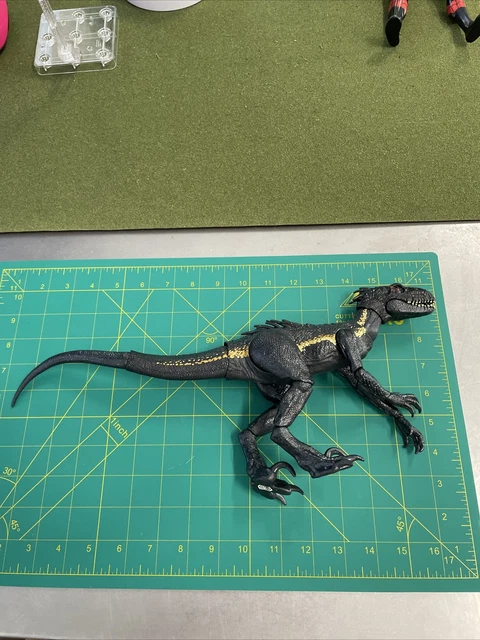 Posable Raptor MATTEL JURASSIC WORLD Super Posable Indoraptor Black Gold Raptor Action ...