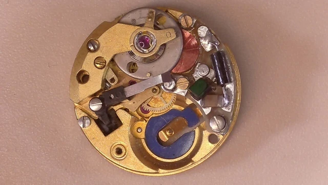 PIECE HORLOGERIE MONTRE LIP R.050 VIS MODULE LONGUE
