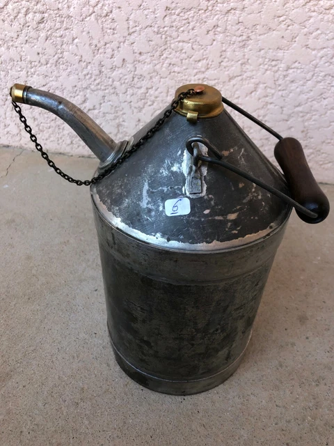 (N°6 ) old tool /  OUTIL ANCIEN D'ATELIER , BIDON VERSEUR D'HUILE EN FER BLANC