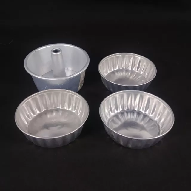https://www.picclickimg.com/7TYAAOSwvZVjM6WM/Metal-Tart-Baking-Molds-Fluted-Tins-Candy-Soap.webp