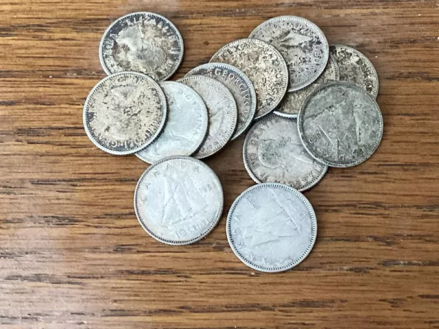 Canadian silver dimes 0.75 troy ounces. mixed dates and condition.