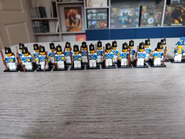 Lego 20 soldats français époque napoléonienne avec leur officier, tous équipés.