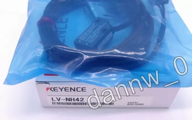 NEW IN BOX KEYENCE LV-NH42 laser sensor