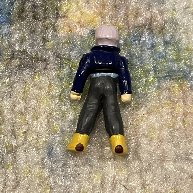 DRAGON BALL Z TRUNKS Mini Figure Irwin 2001 1” Rare Capsule Corp Time