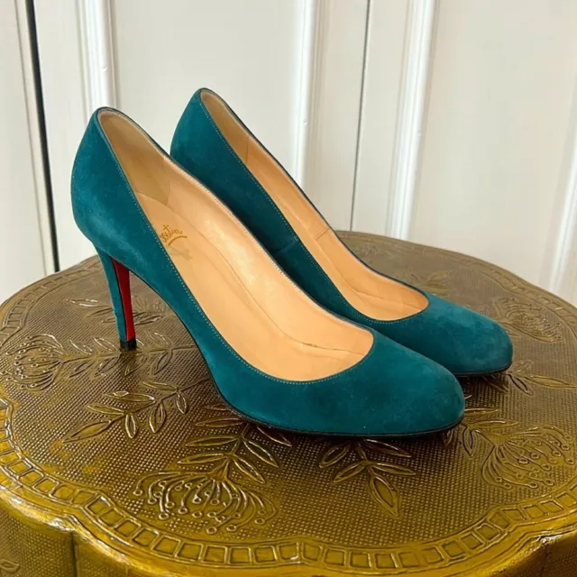 Christian louboutin round toe heels in green suede sz 37
