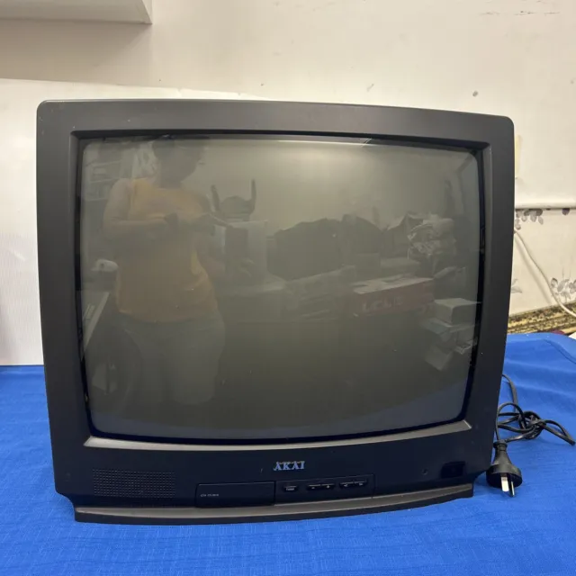 OLD/VINTAGE CT2019-A AKAI CRT TV - Great for retro gaming - Tested works great