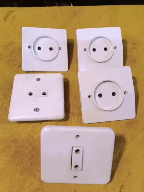 5 Prises Électriques Sans Terre Legrand Neptune Vega Lombardie