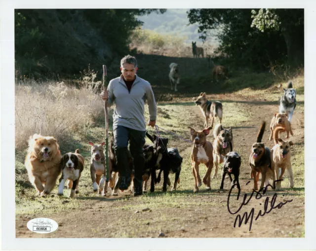 CESAR MILLAN HAND SIGNED 8x10 COLOR PHOTO     GREAT POSE     DOG WHISPERER   JSA