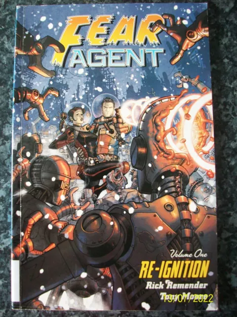 Fear Agent Volume One Re-igiation Graphic Novel Paperback Book TPB Dark Horse