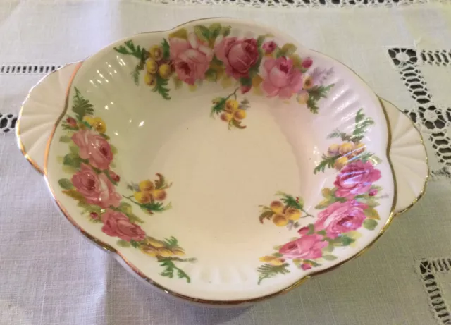 Pretty Royal Doulton “ROSES & WATTLE” Butter/ Jam Dish.💐🌿Made in England.D5643