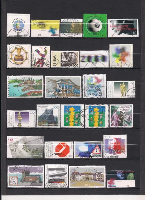 (1051) ALLEMAGNE FEDERALE  RFA  Timbres Oblitérés de l'année 2000 (2 scan)