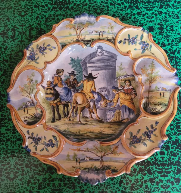 Ancien grand plat faïence 19ème Italie majolique Castelli ? Urbino ? Battaglia ?