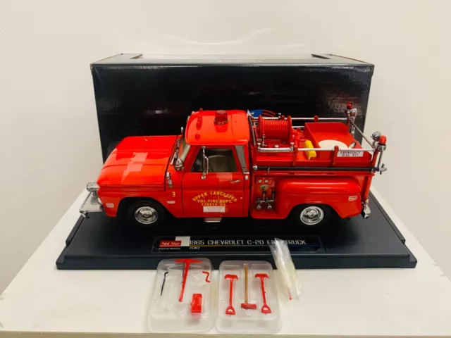 Sun Star 1965 Chevrolet C-20 Fire Truck 1/18 Scale DieCast Model 4 Door Open New