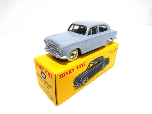 La Peugeot 403 Berline Bleue En Miniature De Dinky Toys France Au 1 43e 10088