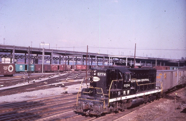 Duplicate  Train Slide New York Central GP -7 #5774 11/1964 Cleveland OH