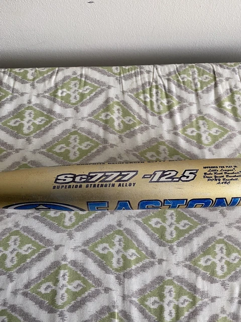 EASTON Z Core Bat TITANIUM SC777 -12.5 BASEBALL LZ70-Z 30” LONG 17.5 OZ. 2 1/4" EASTON Z Core Bat TITANIUM SC777 -12.5 BASEBALL LZ70-Z 30” LONG 17.5 OZ. 2 1/4"