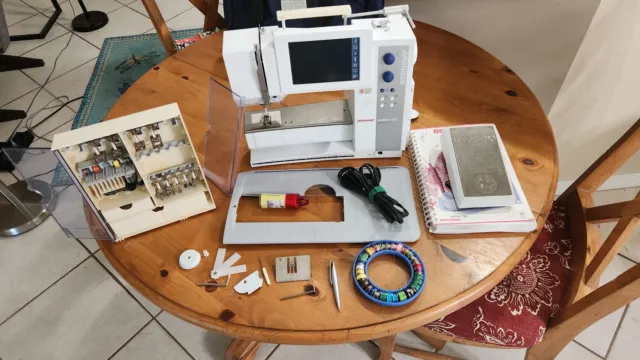 Bernina 730 Artista Sewing/Embroidery Machine with case & accessories