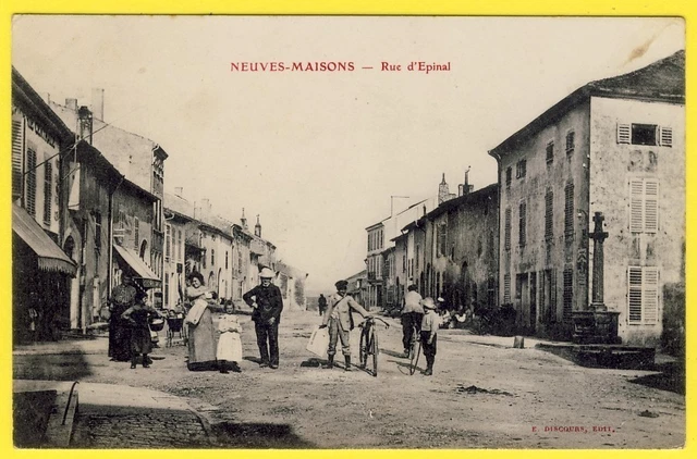cpa Lorraine (54) - NEUVES MAISONS (Meurthe et Moselle) Rue d' EPINAL animée