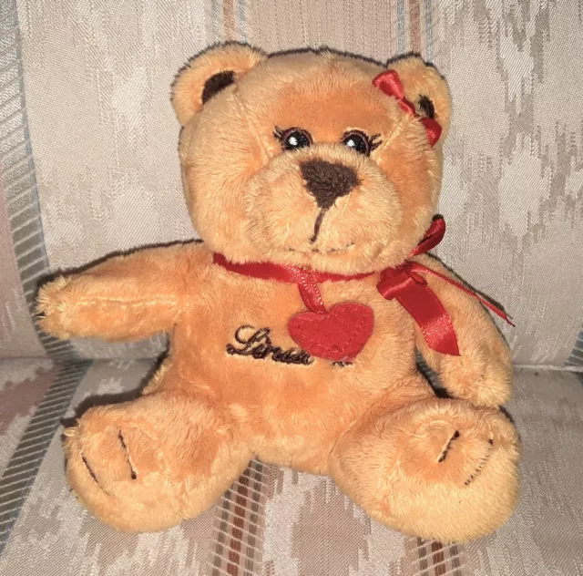 Lindt Teddy mit Herz und Schleife, 14 cm - Teddybär, Bär, Kuscheltier, Stofftier