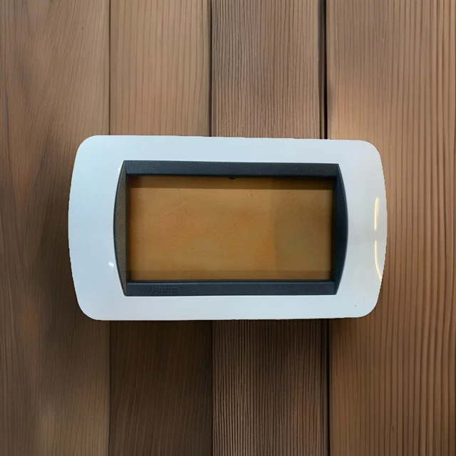 Placca BTicino L4804PB Per 4 Moduli - Bianco Per Quadri Elettrici