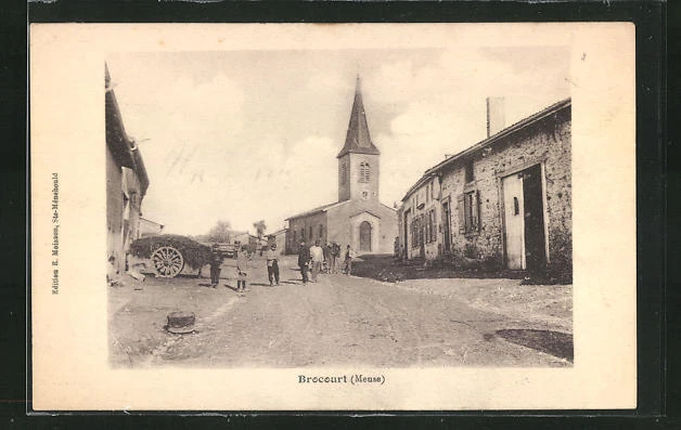 CPA Brocourt, vue de la rue avec vue sur l'Église