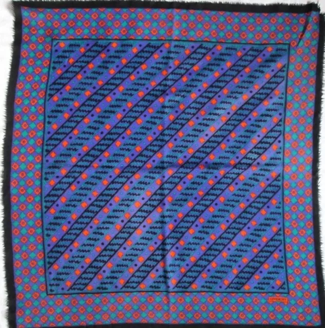 Magnifique foulard  GIVENCHY en laine et soie vintage scarf  88 x 88 cm 3