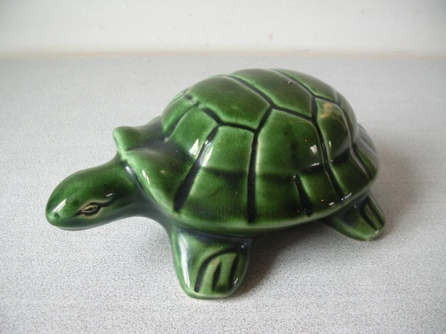 Tortue d'Hermann en céramique fabriquée en France peinte à la main