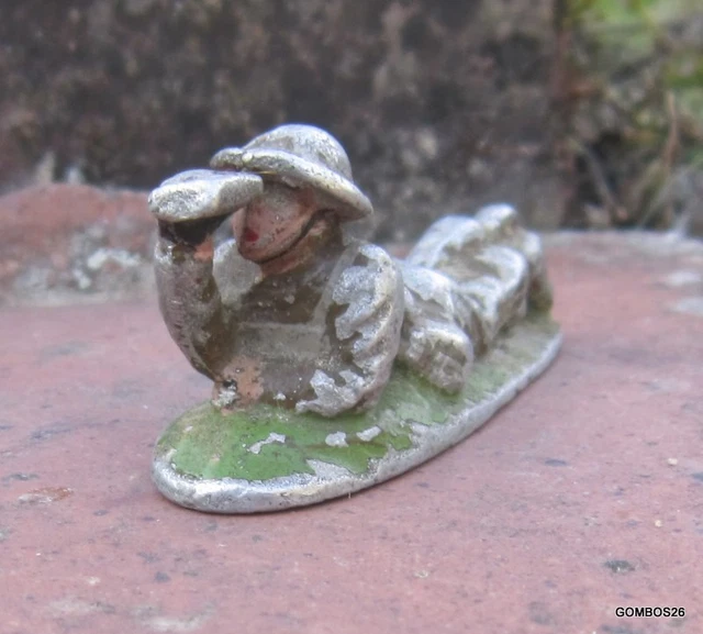 Figurine Militaire Quiralu - Officier Allemand à Genoux Avec Jumelles - Échelle 1:32 (60mm)