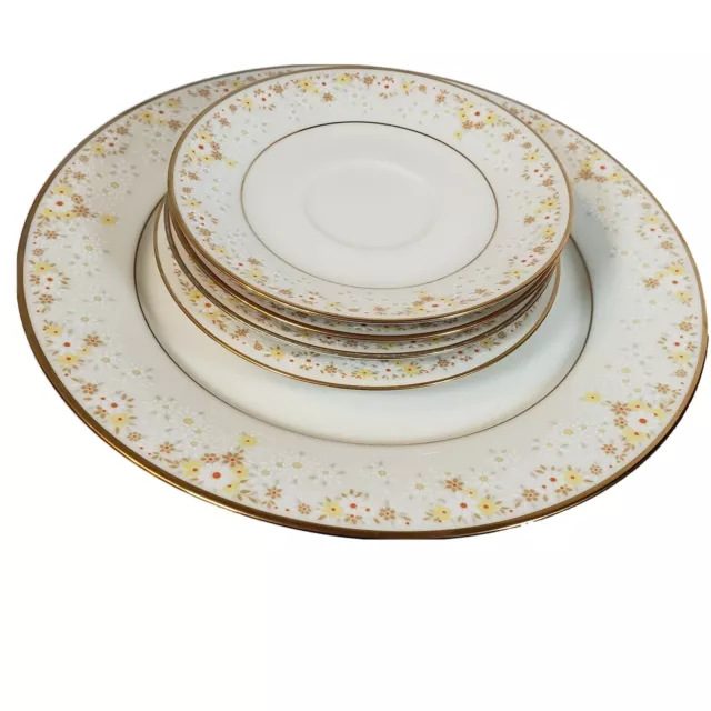 Noritake China Ivory 7025 FRAGRANCE Pattern Dinner /bread plates 5 total pcs