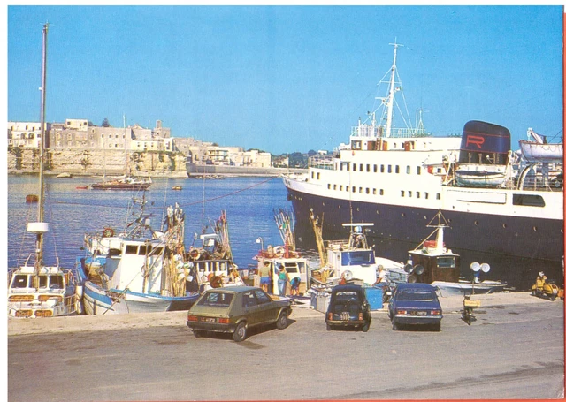 1991 Otranto - Le / Il Porto Con Nave E Numerosi Pescherecci
