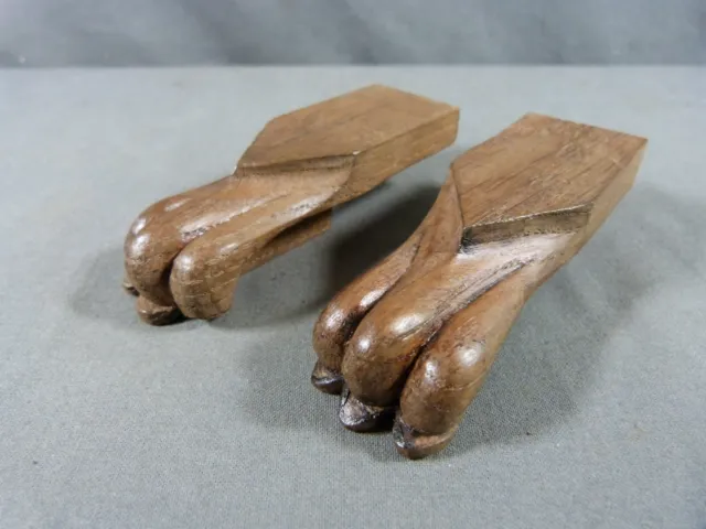 Pair of french Renaissance-style carved oak Lion Paws