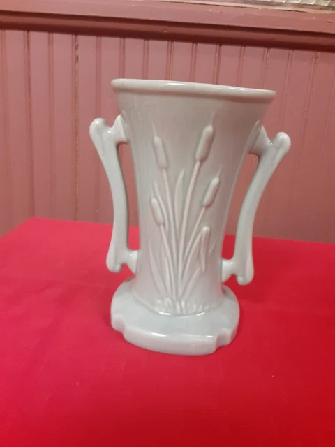 VTG 1950's GREEN HANDLED URN VASE CATTAILS W/ CATTAILS  POTTERY CAMERON CLAY