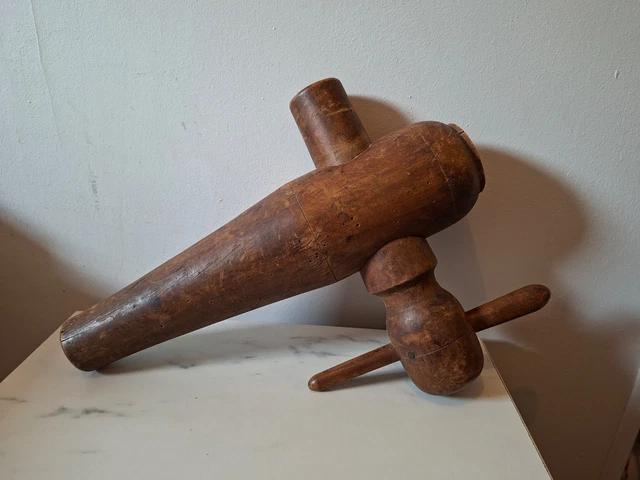 Pique-fût Robinet Tonneau Vin Tête De Cygne En Métal - XIXe Siècle - Occasion