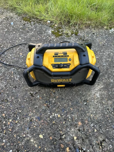 Dewalt Dcr027 Dab/Fm, Bluetooth,Aux,Jobsite  Radio - Faulty