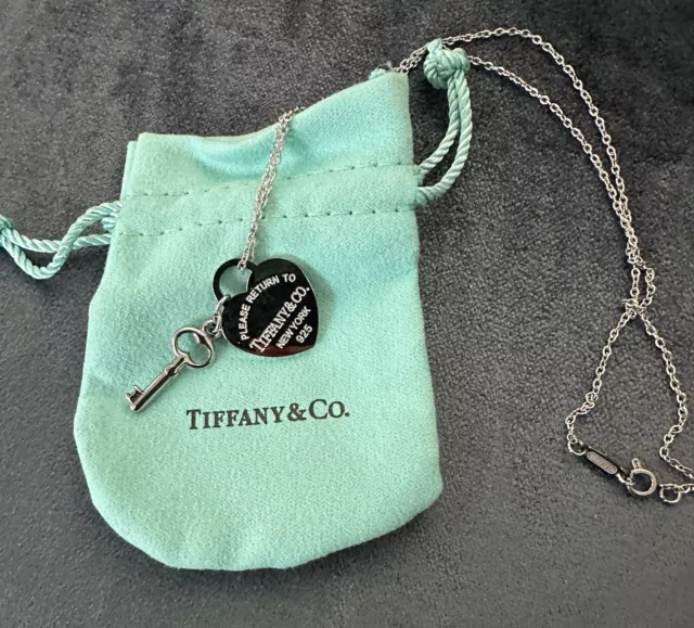 Tiffany & Co 925 Sterling Silver Return Heart & Key Pendant Necklace EUC pouch