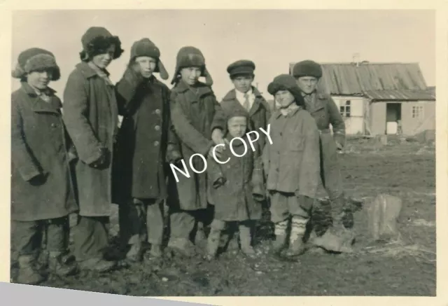 Foto WK II Russland Ostfront Zigeunerkinder Bauernkinder E1.19