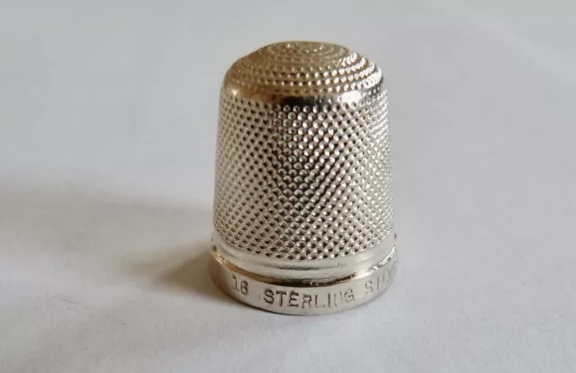 c1920  - SOLID STERLING SILVER - THIMBLE