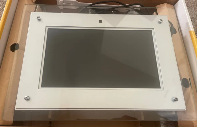 Kodak EasyShare SV811 8" Digital Picture Frame