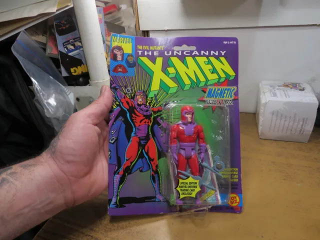 The Uncanny X-Men MAGNETO Figure Evil Mutants Marvel 1992 Toy Biz