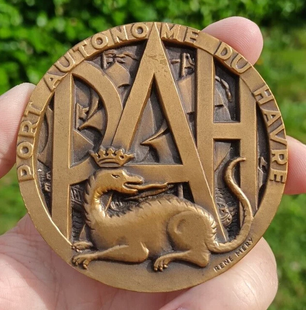 MÉDAILLE VUE DU port de la ville de Cannes 1986 68 mm HLM Côte d'azur