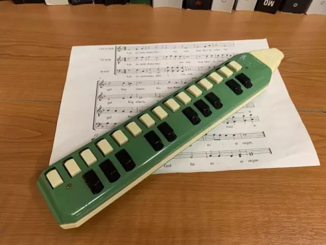 Vintage HOHNER Soprano Flute Melodica: Green Musical Instrument Crafted in Germa