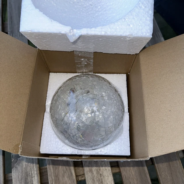 FESTIVE LED CRACKLE Glass Ball With Robin Scene Battery Operated