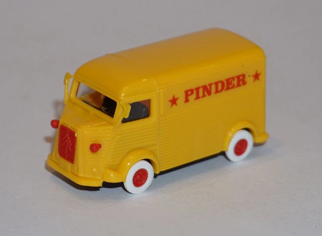 Modèle Réduit Brekina Volkswagen T1 Bully Cirque Pinder - Échelle 1/87