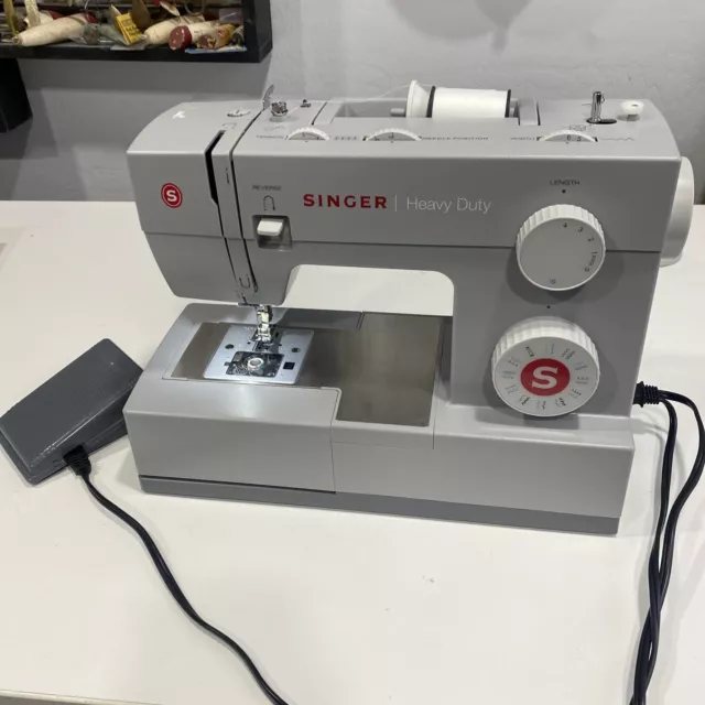 Singer 4432 Heavy Duty Sewing Machine  - 1,100 Stitches Per Minute Nice